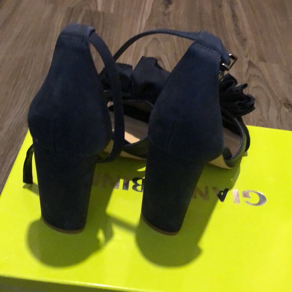 Sandals - Picture 2 of 4